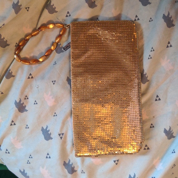Guess Gold Tone Wrist Bag Shiney Gold - Picture 5 of 5